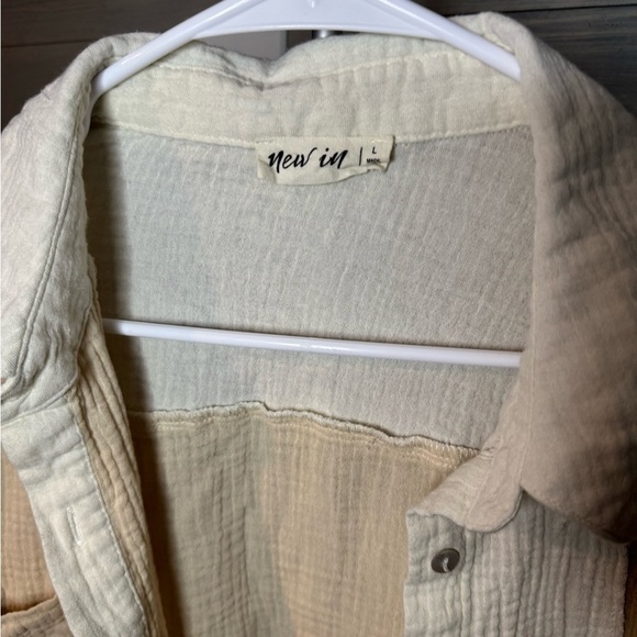 Cream and Tan Button-Up Shirt - Picture 5 of 5